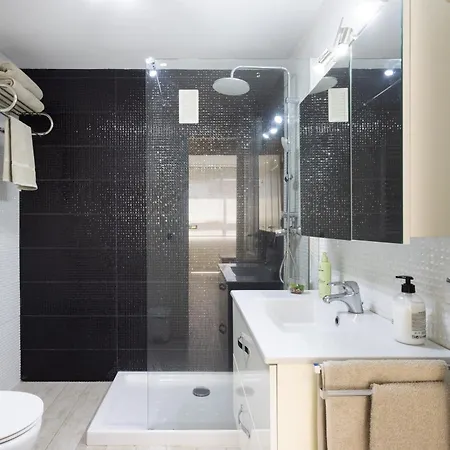 Home2book Bright & Communal Pool Cruz Apartamento