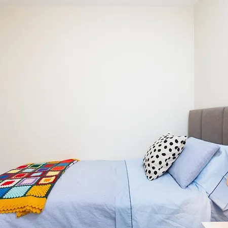 Home2book Bright & Communal Pool Cruz Apartment