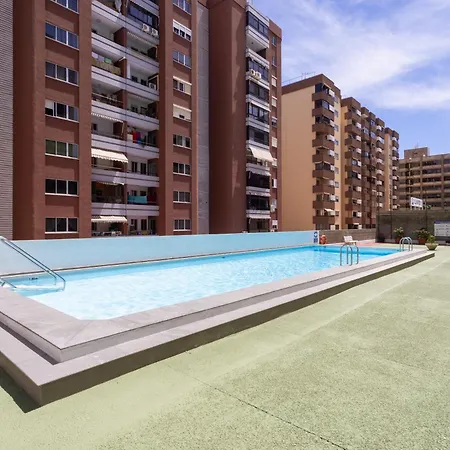 Home2book Bright & Communal Pool Cruz Appartement