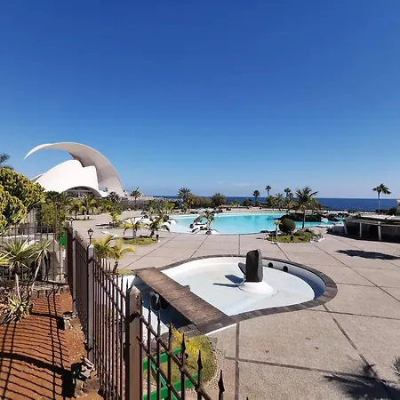 Home2book Bright & Communal Pool Cruz *